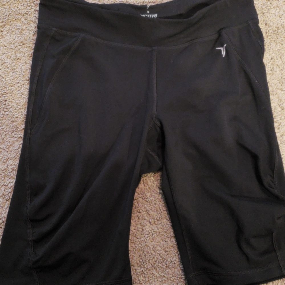 Old Navy Active compression long shorts